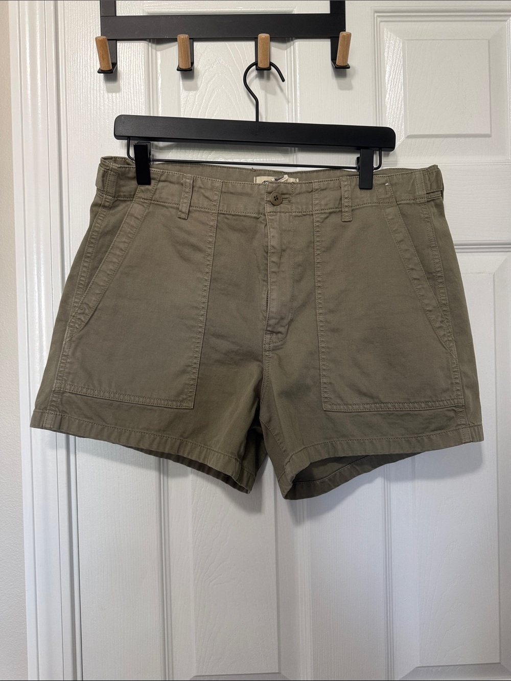Madewell Brynn Utility Shorts in green khaki EUC SZ 30